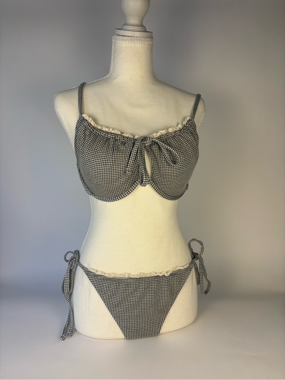 Zaful Black & White Underwire Gingham Bikini with Crochet Trim